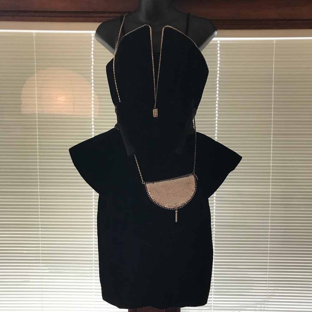 Black Velvet dress with matching diamonds 👛